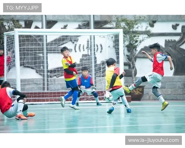 绿茵梦想闪耀童心少年足球冠军荣耀时刻盛典